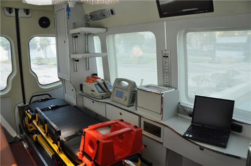 汕头救护车内部
